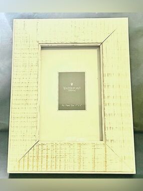 Classy Rustic Textured Finish Wooden Picture Frame - for 4 x 6 Photo